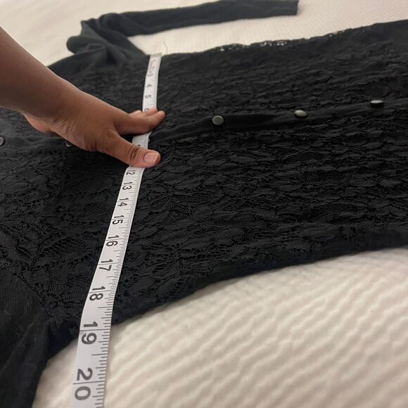 Vintage Merona Women’s Black Lace Front Cardigan Sweater Knit Top Size M - Picture 4 of 9